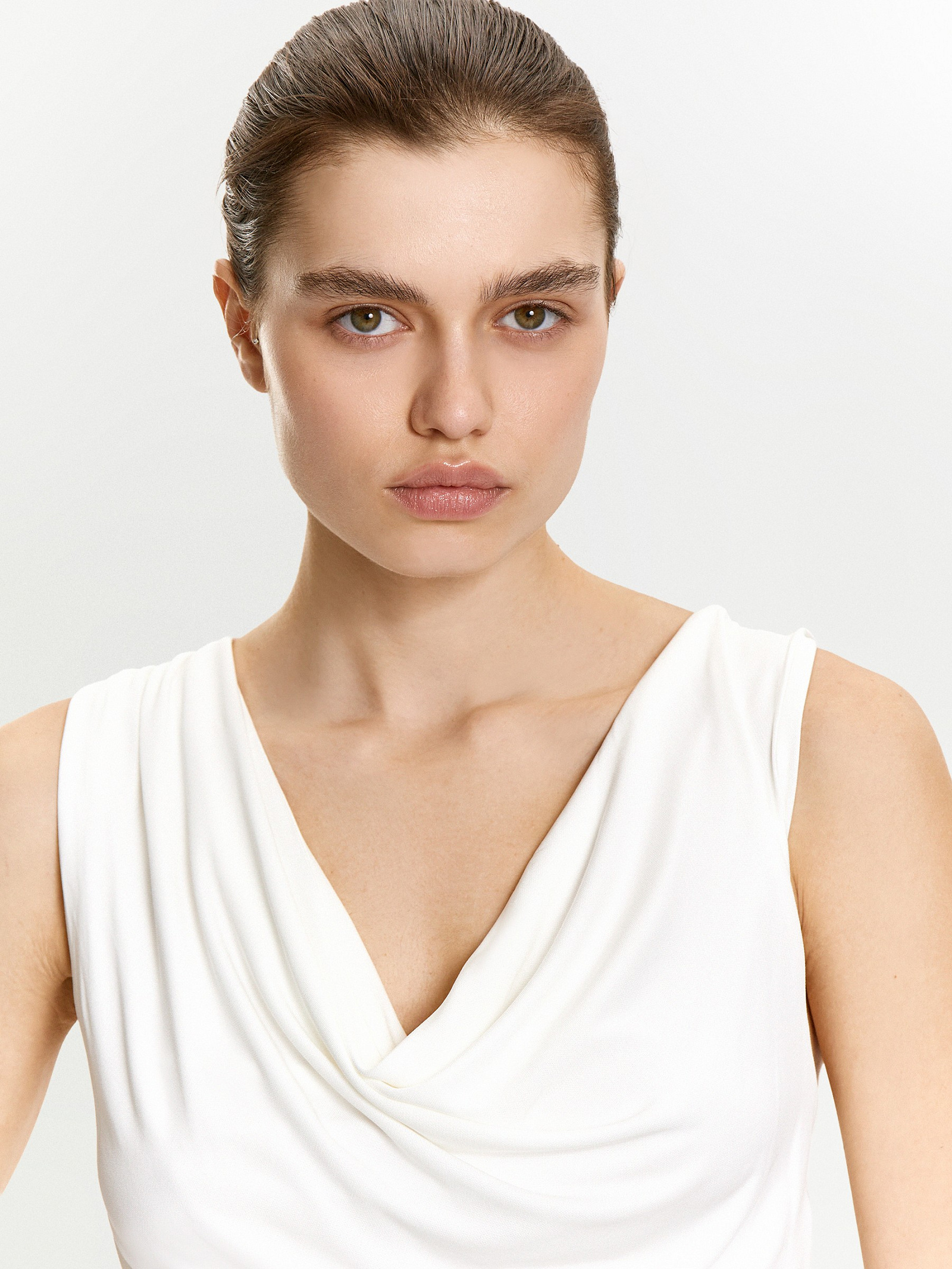 Топ из 100% вискозы с драпировкой